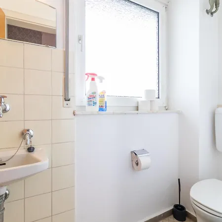 Monteurwohnung I 6 Personen I 3 Schlafzimmer *