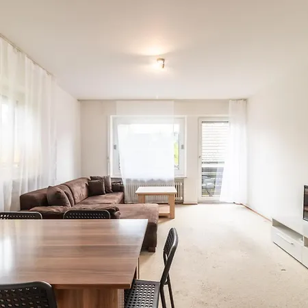 Daire Monteurwohnung I 6 Personen I 3 Schlafzimmer Darmstadt