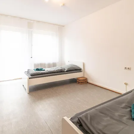 Daire Monteurwohnung I 6 Personen I 3 Schlafzimmer Darmstadt