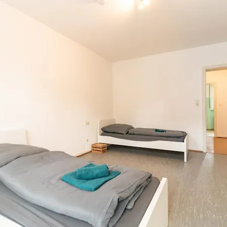 Appartamento Monteurwohnung I 6 Personen I 3 Schlafzimmer *