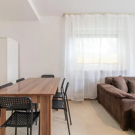 Monteurwohnung I 6 Personen I 3 Schlafzimmer Appartamento Darmstadt
